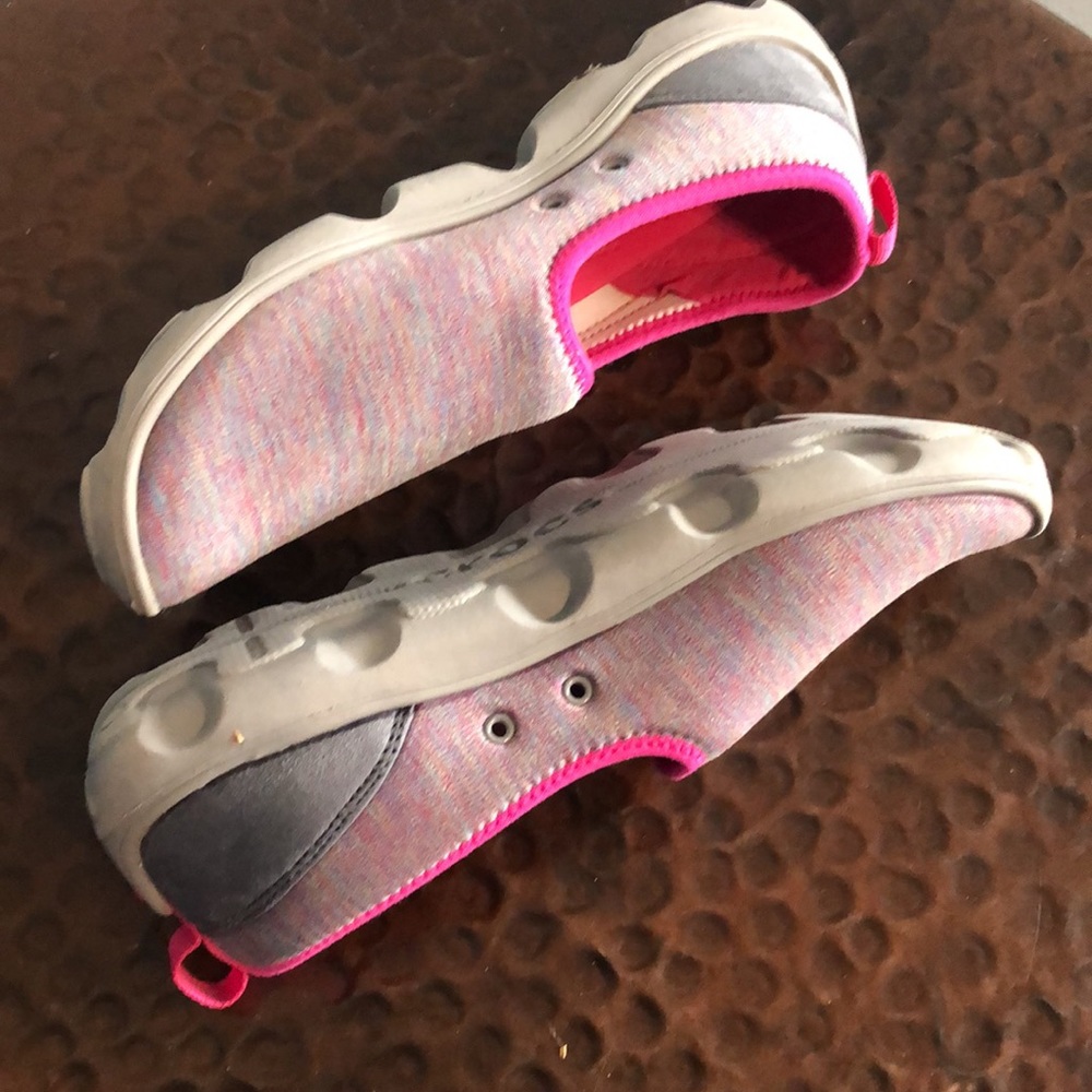 Crocs - Picture 10 of 11